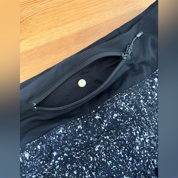 Lululemon Circuit Breaker Skirt Splatter White Black Pattern Size 2 Tall - Picture 5 of 5